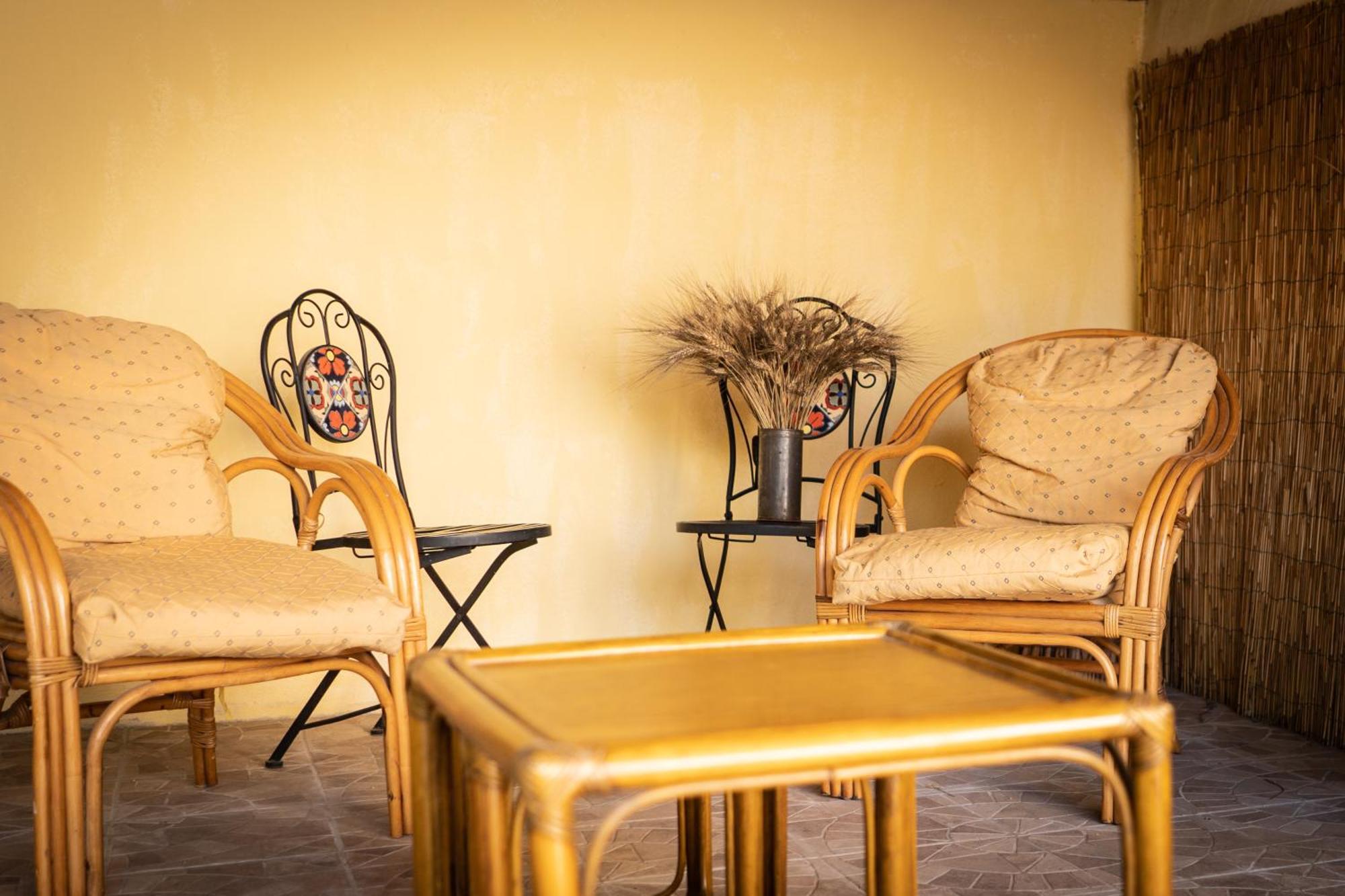 Bed and Breakfast Sa Domu De Ladiri - Matrimoniale Con Giardino Musei Exterior foto